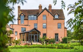 Guildford Manor Hotel & Spa 4*